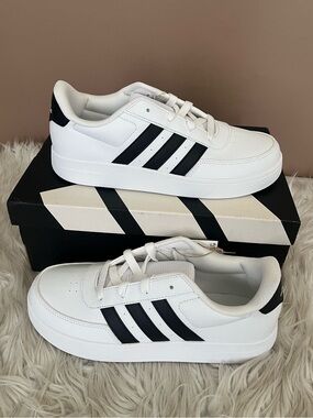 {Adidas} Breaknet Lifestyle Court Lace Sneakers Youth - Youth Size 4 - NWT